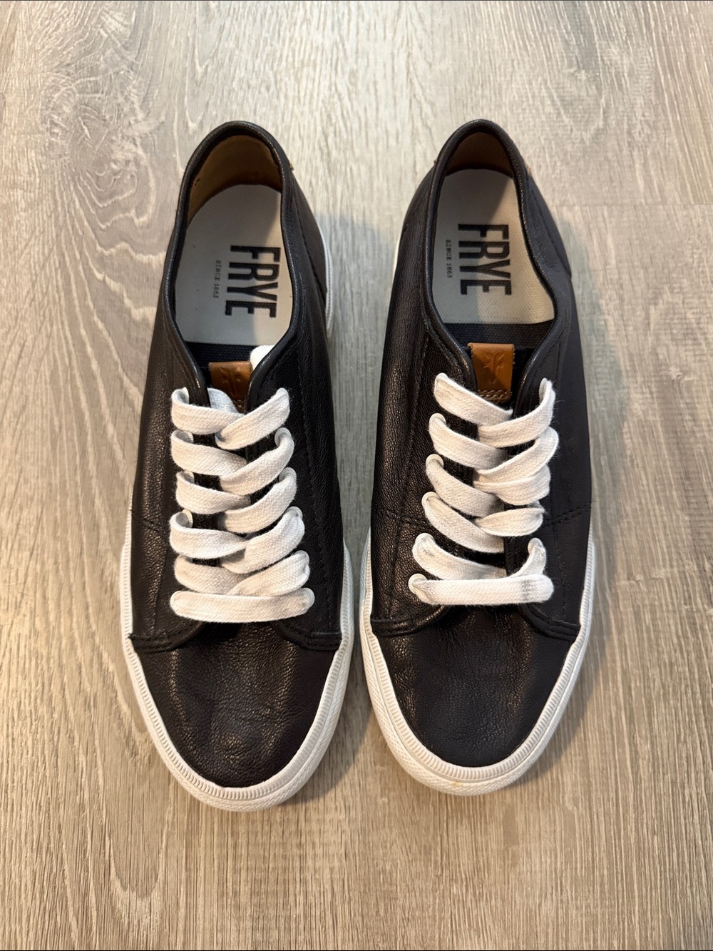Frye Gia 8M Women’s Black Leather Low-Top Casual Sneakers with White Laces